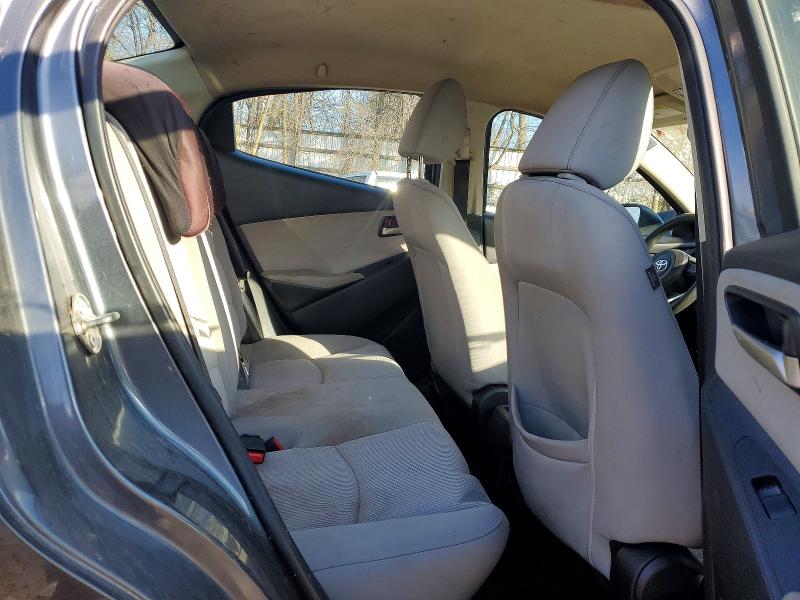 79717175 :رقم المزاد ، 3MYDLBYV4KY512472 vin ، 2019 Toyota Yaris مزاد بيع