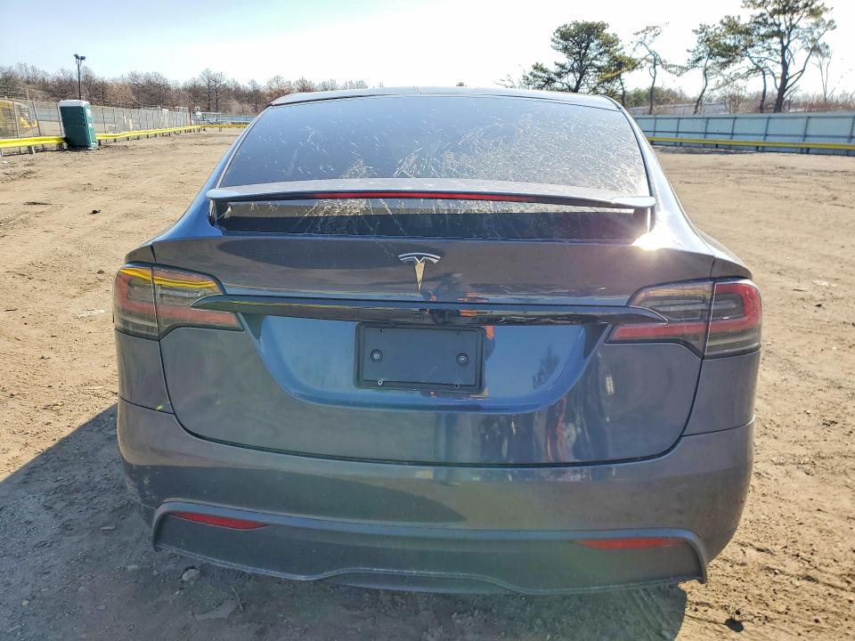 46887826 :رقم المزاد ، 7SAXCBE57PF370253 vin ، 2023 Tesla Model X مزاد بيع