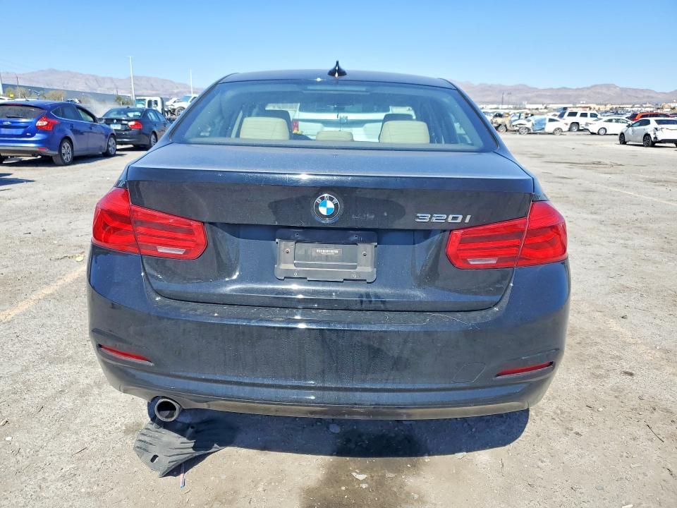 45782806 :رقم المزاد ، WBA8A9C34HAC99766 vin ، 2017 Bmw 320 مزاد بيع