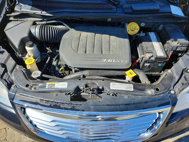 41981446 :رقم المزاد ، 2C4RC1BG5GR300146 vin ، 2016 Chrysler Town & Country مزاد بيع