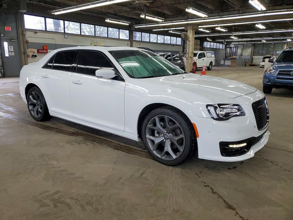 Продажа на аукционе авто 2023 Chrysler 300, vin: 2C3CCABT0PH628362, номер лота: 45659246