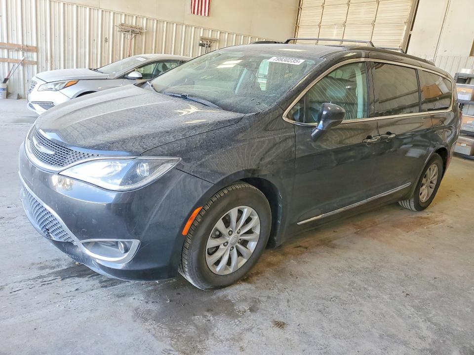 2017 Chrysler Pacifica მანქანა იყიდება აუქციონზე, vin: 2C4RC1BG5HR526723, აუქციონის ნომერი: 79930235