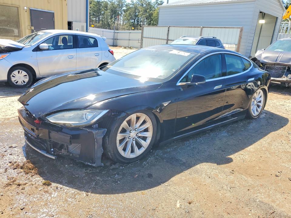 2013 Tesla Model S მანქანა იყიდება აუქციონზე, vin: 5YJSA1DP4DFP06673, აუქციონის ნომერი: 46010926