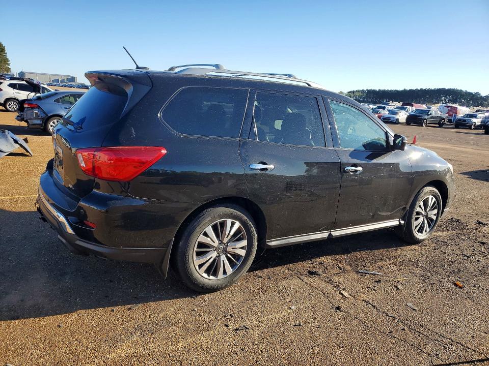 Auction sale of the 2017 Nissan Pathfinder, vin: 5N1DR2MNXHC612673, lot number: 45821216