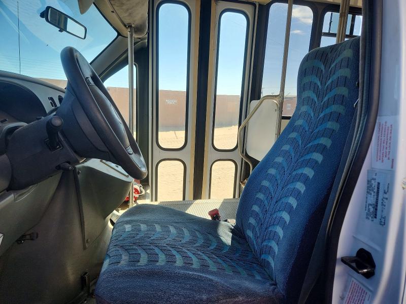 2003 Ford E450 მანქანა იყიდება აუქციონზე, vin: 1FDXE45S33HB85132, აუქციონის ნომერი: 46301676