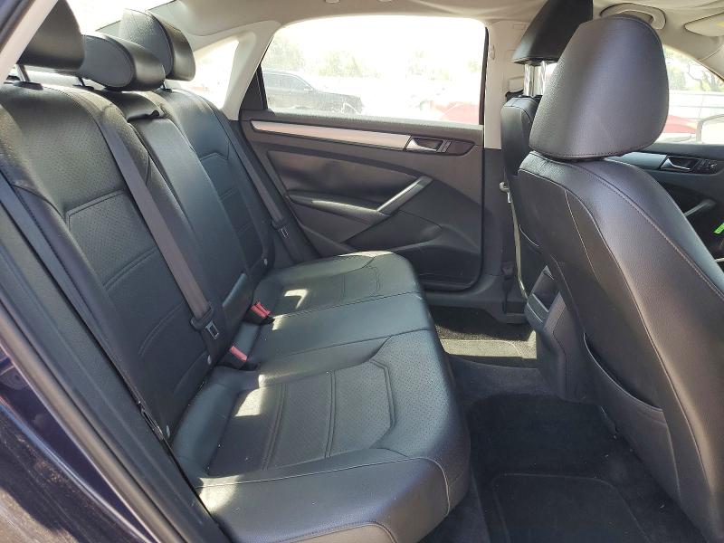 47133066 :رقم المزاد ، 1VWAT7A33FC041529 vin ، 2015 Volkswagen Passat مزاد بيع