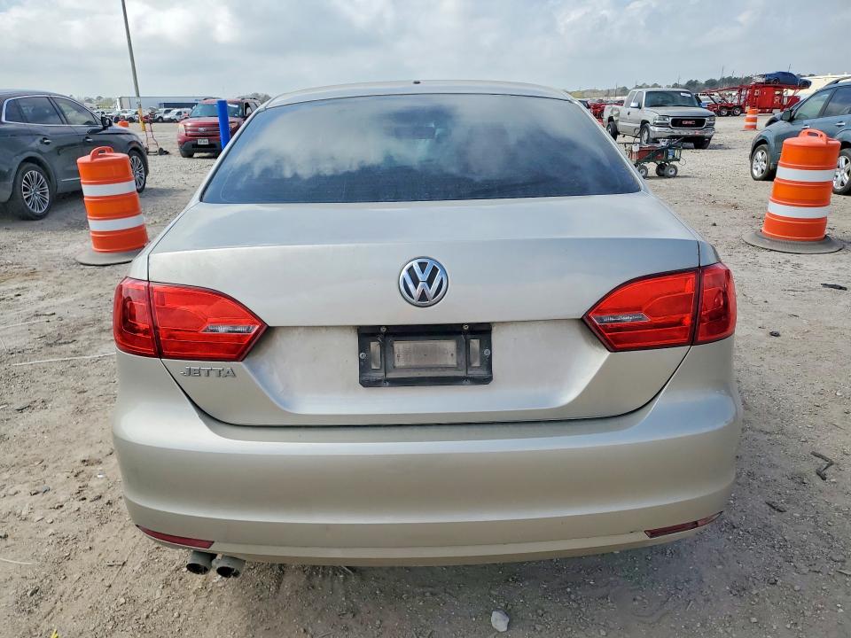 79047895 :رقم المزاد ، 3VW2K7AJ6EM326700 vin ، 2014 Volkswagen Jetta مزاد بيع