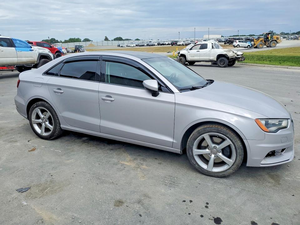 Продажа на аукционе авто 2015 Audi A3, vin: WAUBFGFF9F1012210, номер лота: 48316726