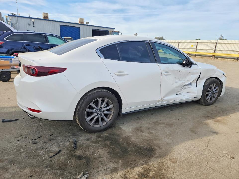 47128126 :رقم المزاد ، JM1BPAAL5N1507528 vin ، 2022 Mazda 3 مزاد بيع
