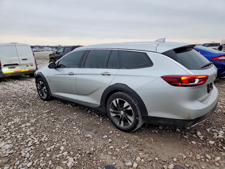 76639505 :رقم المزاد ، W04GU8SX6J1067316 vin ، 2018 Buick Regal Tourx مزاد بيع