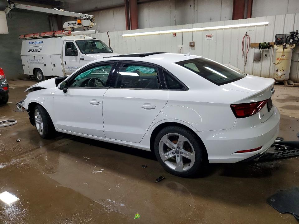 Продаж на аукціоні авто 2018 Audi A3, vin: WAUAUHFF5J1072288, номер лоту: 45855186