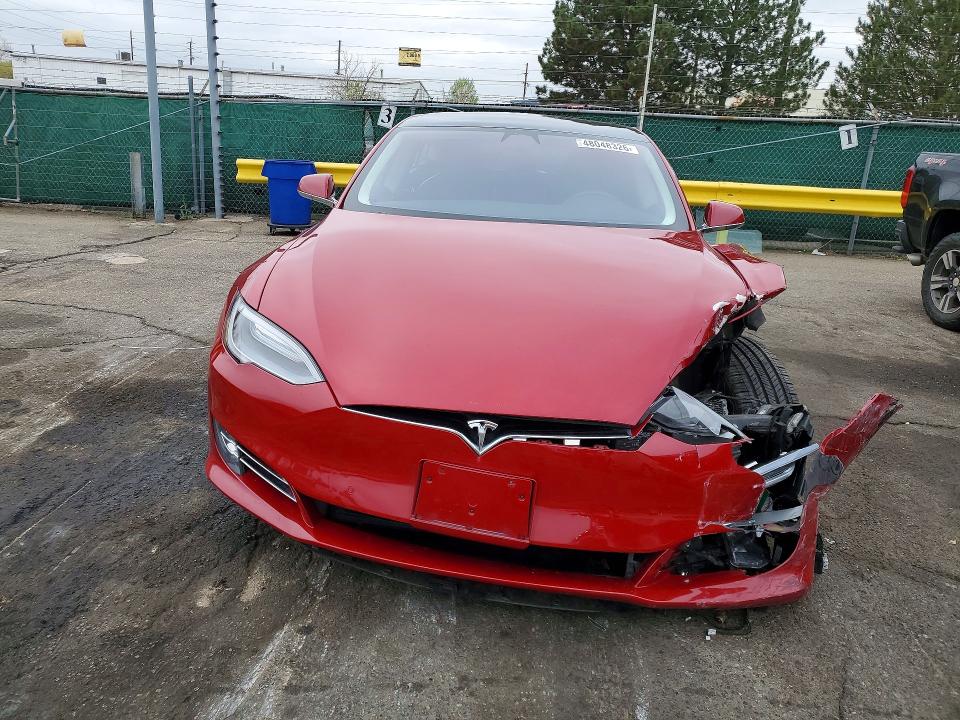 48048326 :رقم المزاد ، 5YJSA1E27HF213515 vin ، 2017 Tesla Model S مزاد بيع