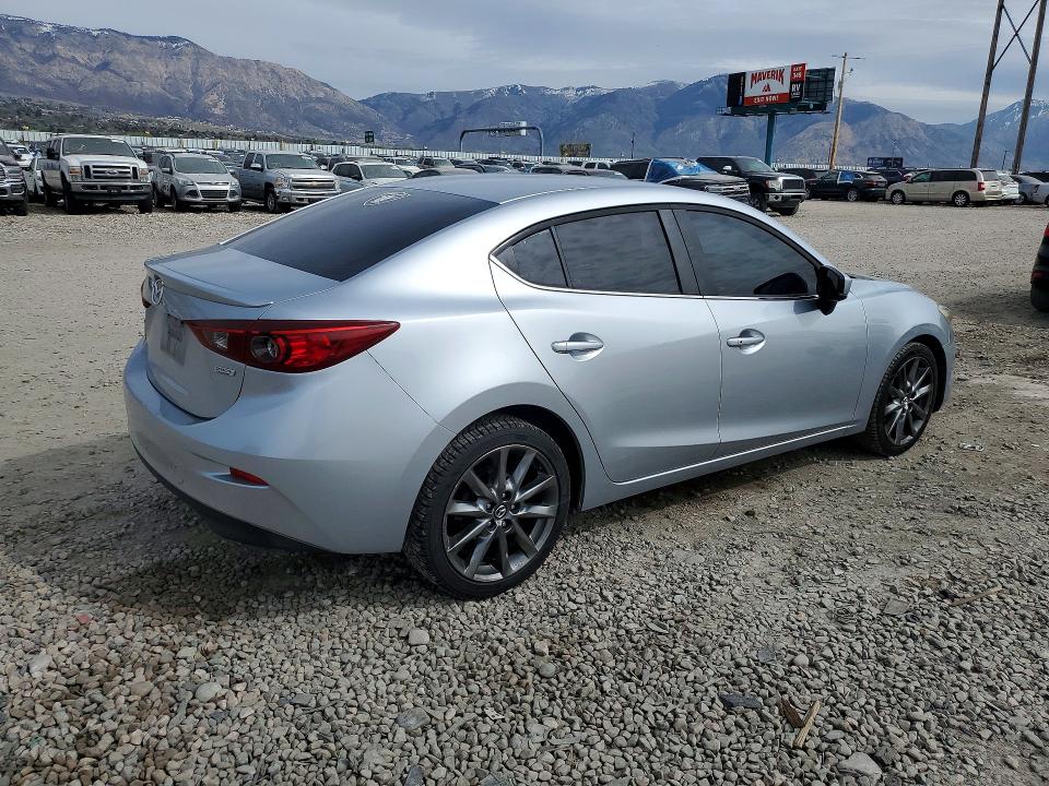 47462226 :رقم المزاد ، 3MZBN1V36JM180471 vin ، 2018 Mazda 3 مزاد بيع