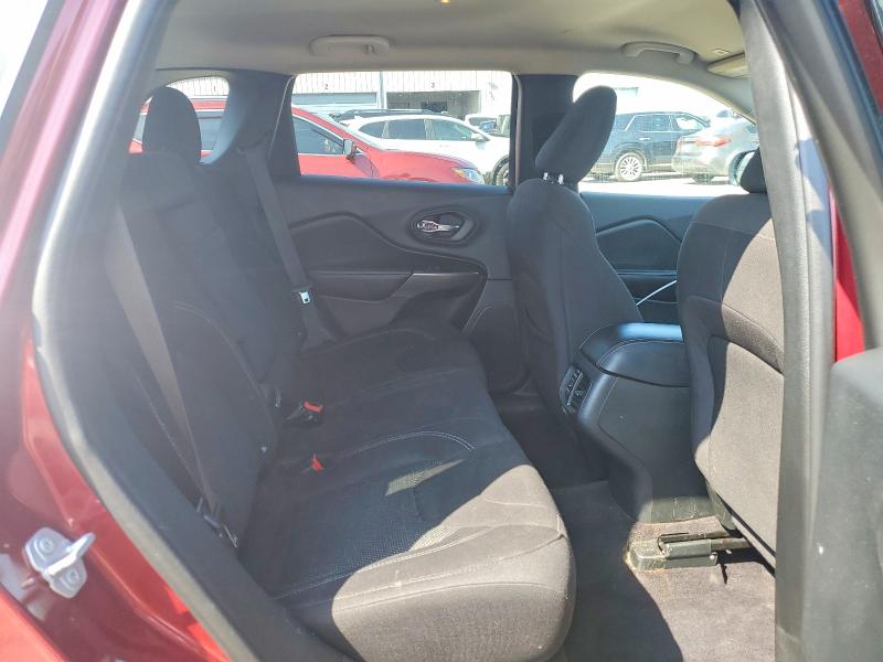 47621756 :رقم المزاد ، 1C4PJLCB2KD134384 vin ، 2019 Jeep Cherokee مزاد بيع