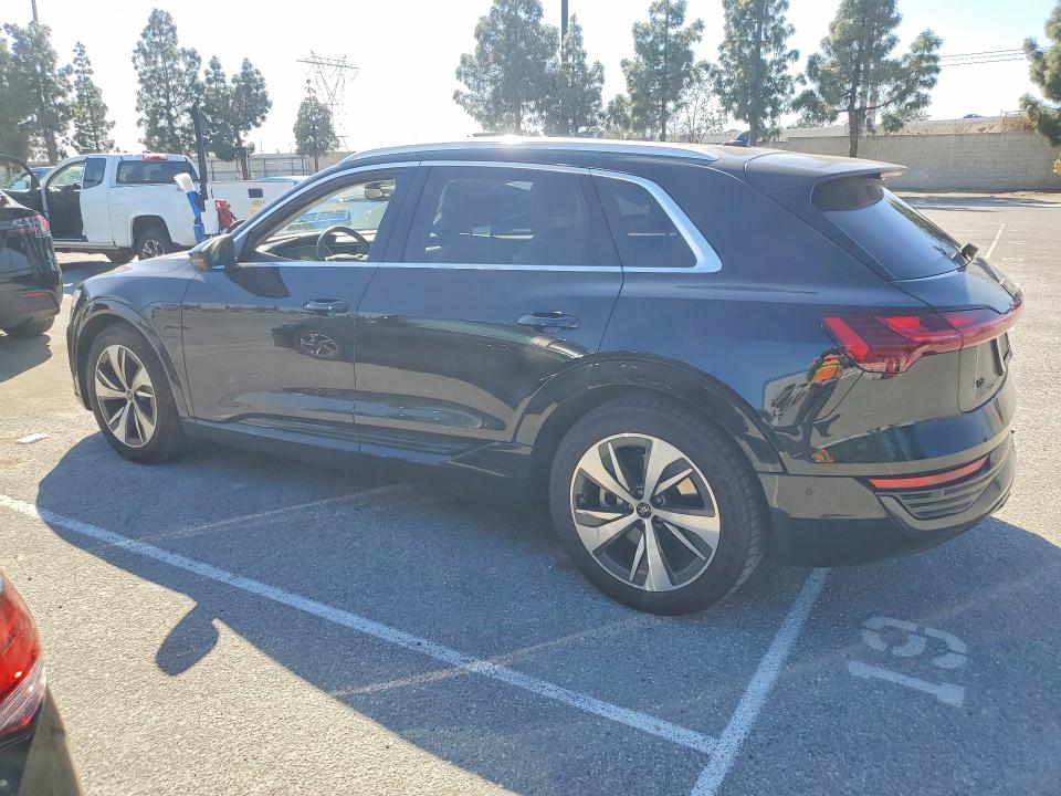 2024 Audi Q8 E-tron მანქანა იყიდება აუქციონზე, vin: WA15AAGEXRB008340, აუქციონის ნომერი: 41978676