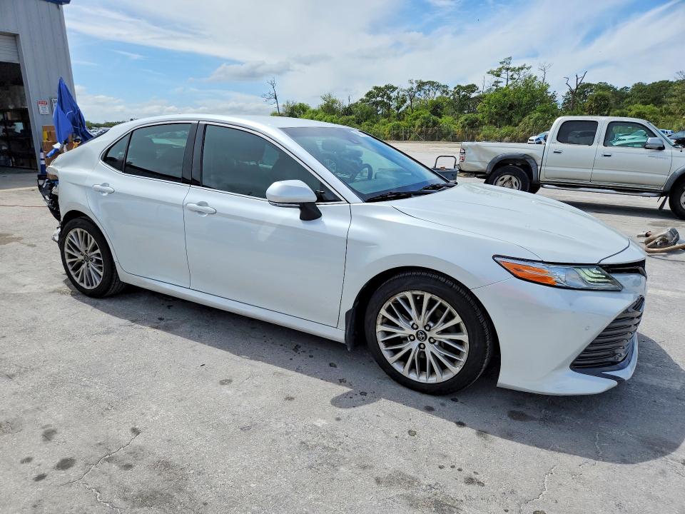 Продаж на аукціоні авто 2018 Toyota Camry, vin: 4T1B11HK8JU019595, номер лоту: 46878196