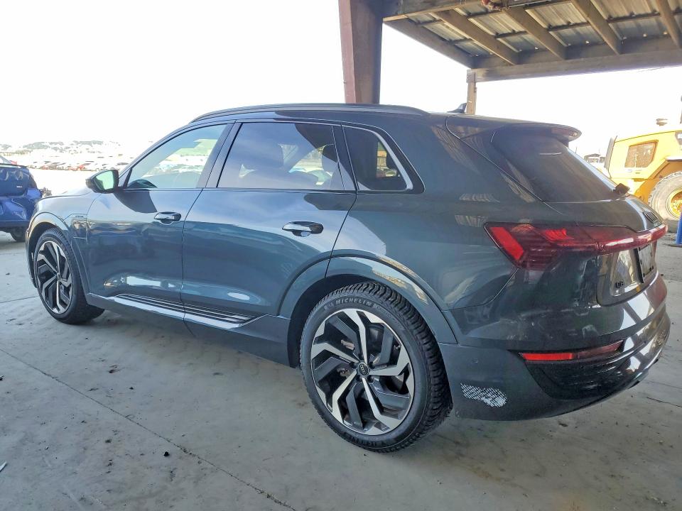 2024 Audi Q8 E-tron მანქანა იყიდება აუქციონზე, vin: WA15AAGE1RB045535, აუქციონის ნომერი: 47409756