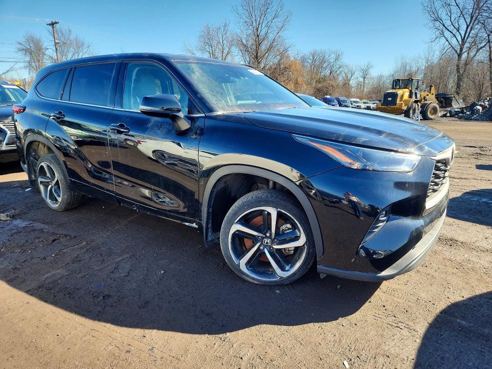 79211825 :رقم المزاد ، 5TDBZRBH0NS594826 vin ، 2022 Toyota Highlander مزاد بيع