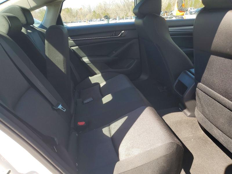 46584146 :رقم المزاد ، 1HGCV3F15JA015364 vin ، 2018 Honda Accord مزاد بيع