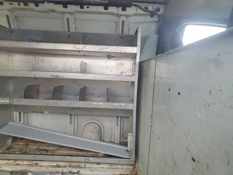 45620636 :رقم المزاد ، 1GCFG25MX11157379 vin ، 2001 Chev Express G2500 مزاد بيع