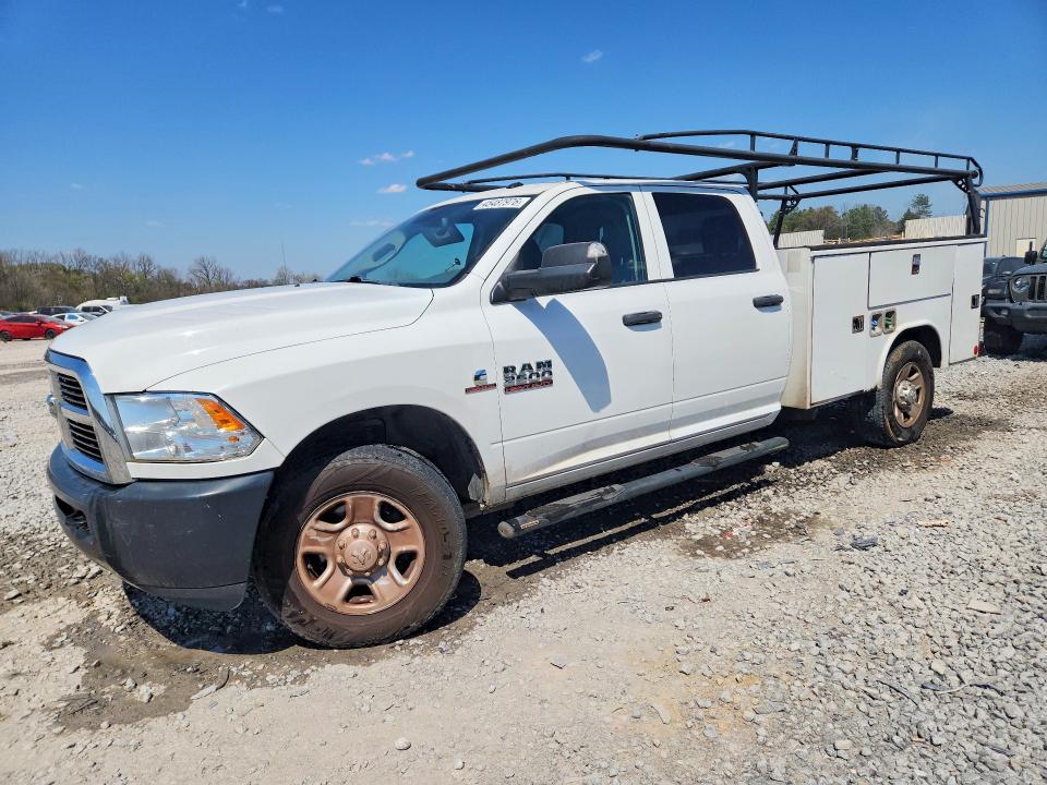 45487976 :رقم المزاد ، 3C6UR4HL9JG282348 vin ، 2018 Ram 2500 Tradesman Crew مزاد بيع