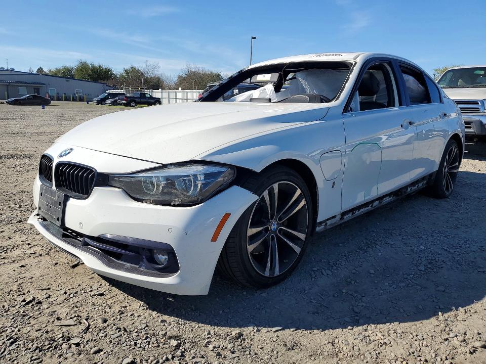 79256335 :رقم المزاد ، WBA8E1C50JA758480 vin ، 2018 Bmw 330e مزاد بيع