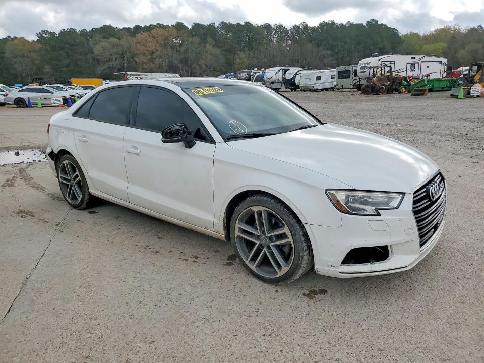 45511046 :رقم المزاد ، WAUAUGFF3H1026799 vin ، 2017 Audi A3 مزاد بيع