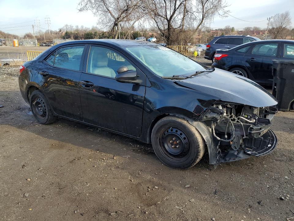 42047036 :رقم المزاد ، 2T1BURHE4FC470127 vin ، 2015 Toyota Corolla مزاد بيع