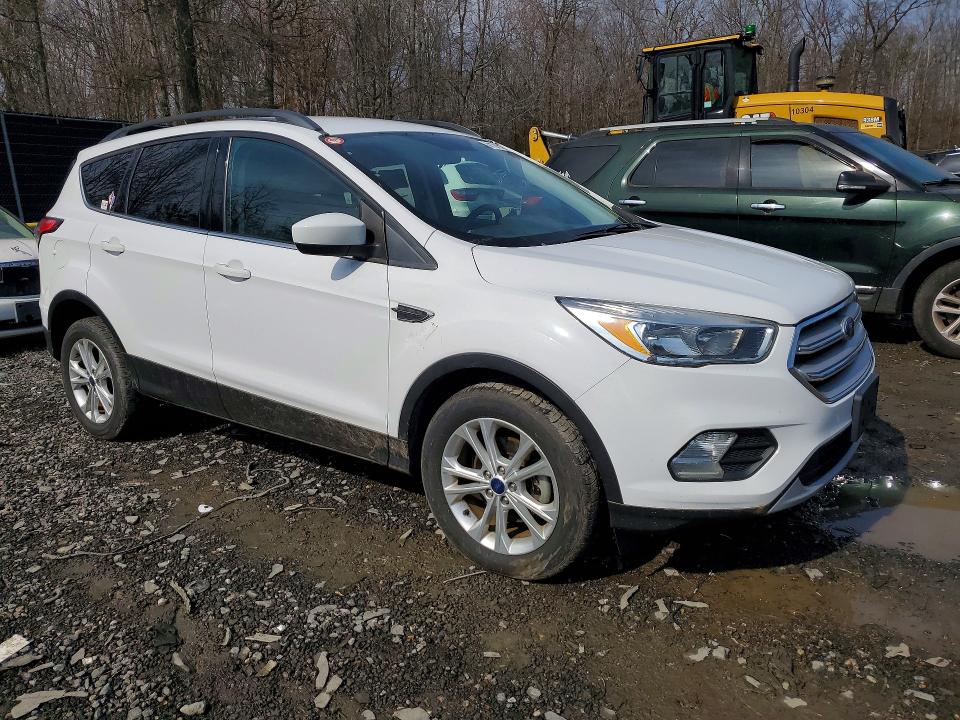 Продажа на аукционе авто 2018 Ford Escape, vin: 1FMCU0GD6JUA75995, номер лота: 41745466