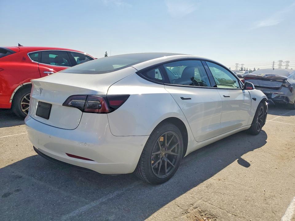 79483585 :رقم المزاد ، 5YJ3E1EBXNF222326 vin ، 2022 Tesla Model 3 مزاد بيع