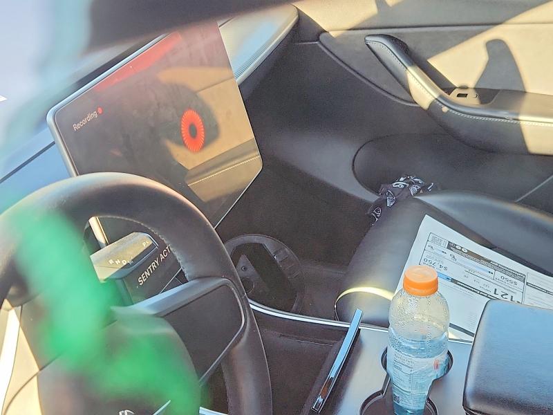 46687166 :رقم المزاد ، 5YJYGDEE7LF054685 vin ، 2020 Tesla Model Y مزاد بيع