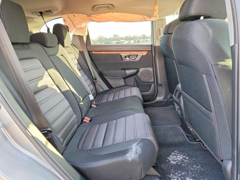 46841786 :رقم المزاد ، 7FARW2H55JE105366 vin ، 2018 Honda Cr-v مزاد بيع