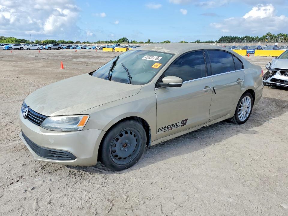 48033776 :رقم المزاد ، 3VWDP7AJ5DM237676 vin ، 2013 Volkswagen Jetta مزاد بيع