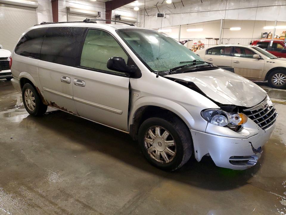 2006 Chrysler Town & Country მანქანა იყიდება აუქციონზე, vin: 2A4GP54L96R692313, აუქციონის ნომერი: 47285776