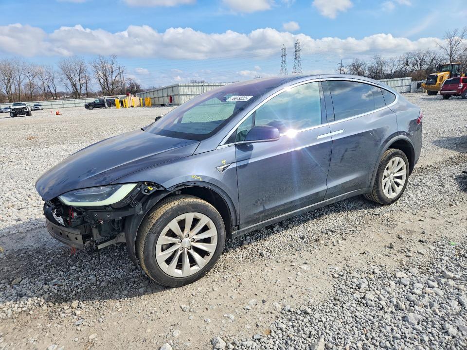 79979225 :رقم المزاد ، 5YJXCDE24JF115663 vin ، 2018 Tesla Model X مزاد بيع