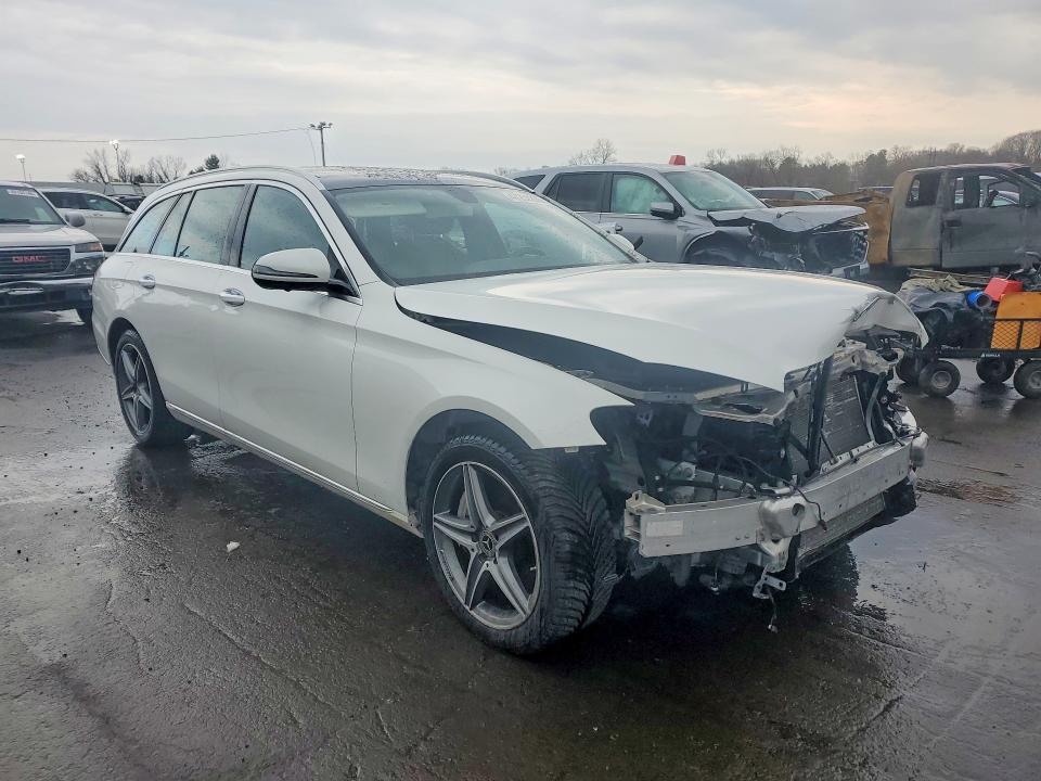 47252206 :رقم المزاد ، WDDZH6JB2KA525969 vin ، 2019 Mercedes-benz E مزاد بيع