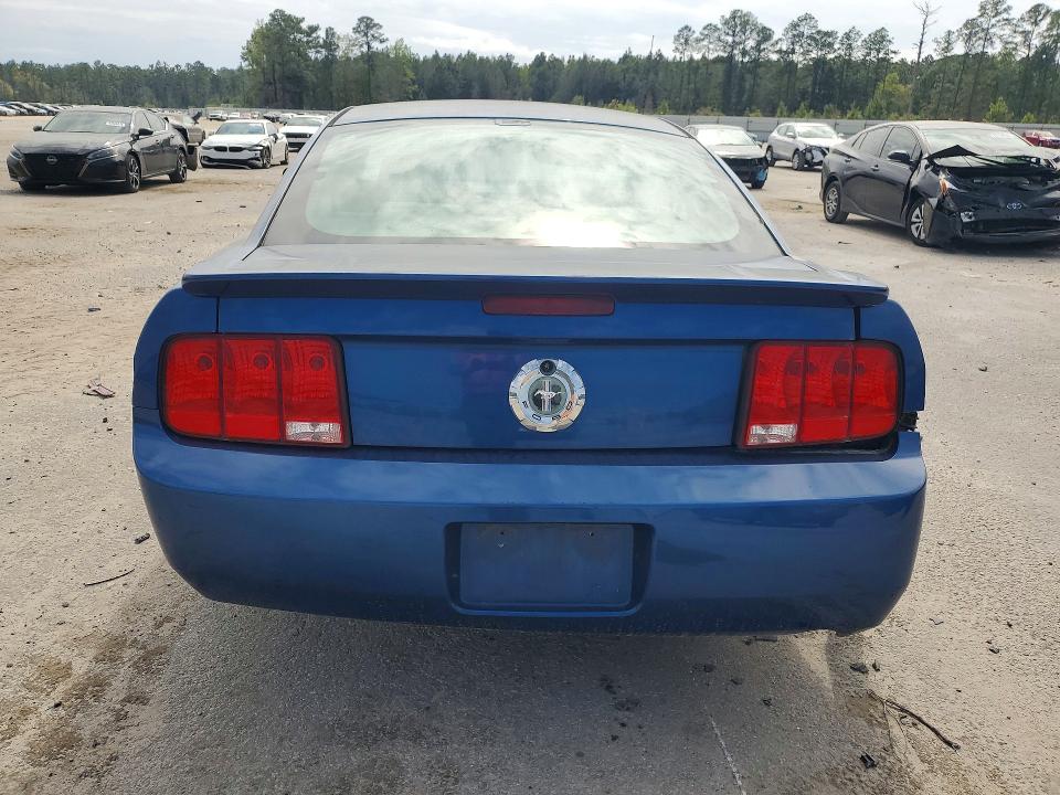 2007 Ford Mustang მანქანა იყიდება აუქციონზე, vin: 1ZVFT80N775337660, აუქციონის ნომერი: 46753076