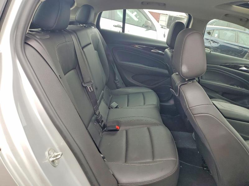 41816796 :رقم المزاد ، W04GR6SX9J1099487 vin ، 2018 Buick Regal مزاد بيع