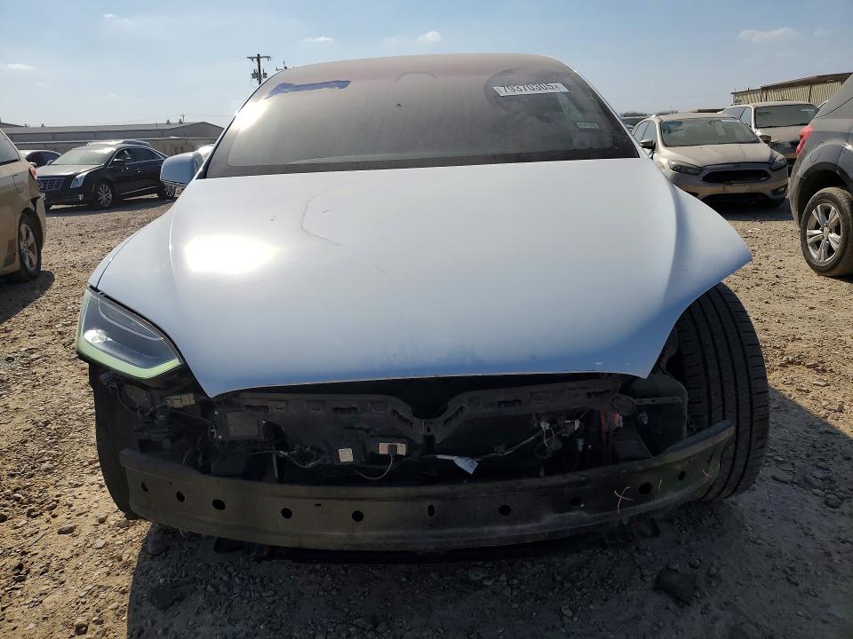 2018 Tesla Model X მანქანა იყიდება აუქციონზე, vin: 5YJXCAE29JF099944, აუქციონის ნომერი: 79370305