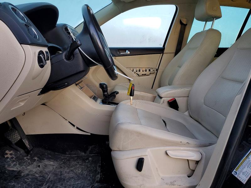 2013 Volkswagen Tiguan მანქანა იყიდება აუქციონზე, vin: WVGBV3AX9DW083952, აუქციონის ნომერი: 46897036