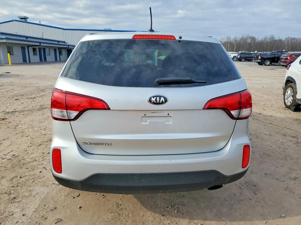2015 Kia Sorento მანქანა იყიდება აუქციონზე, vin: 5XYKTCA68FG622692, აუქციონის ნომერი: 46640026