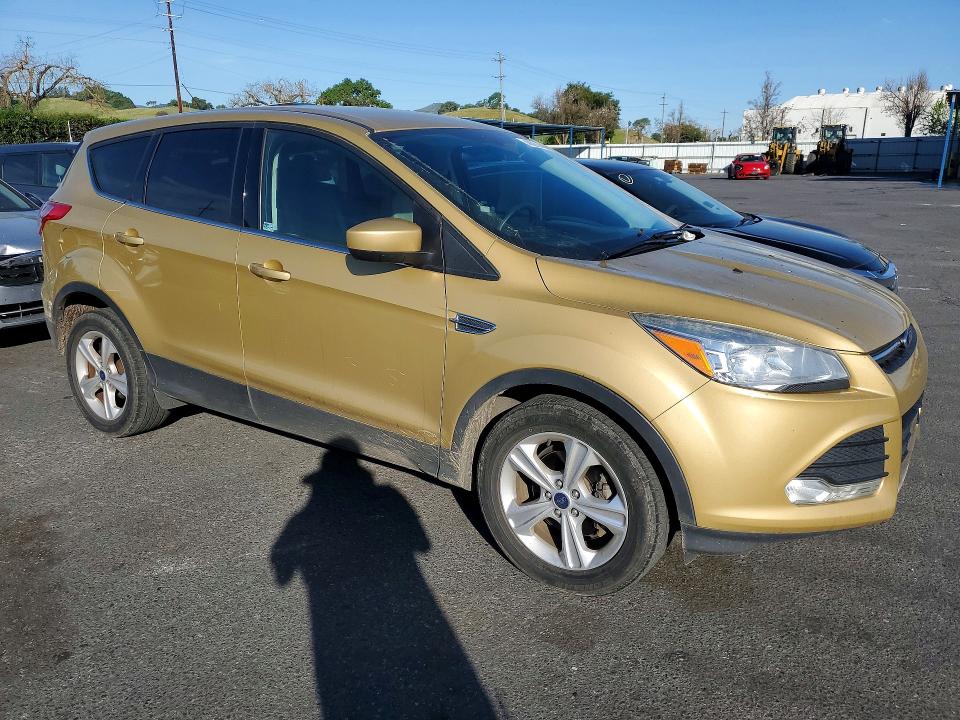 46059466 :رقم المزاد ، 1FMCU0GX5FUA82096 vin ، 2015 Ford Escape مزاد بيع