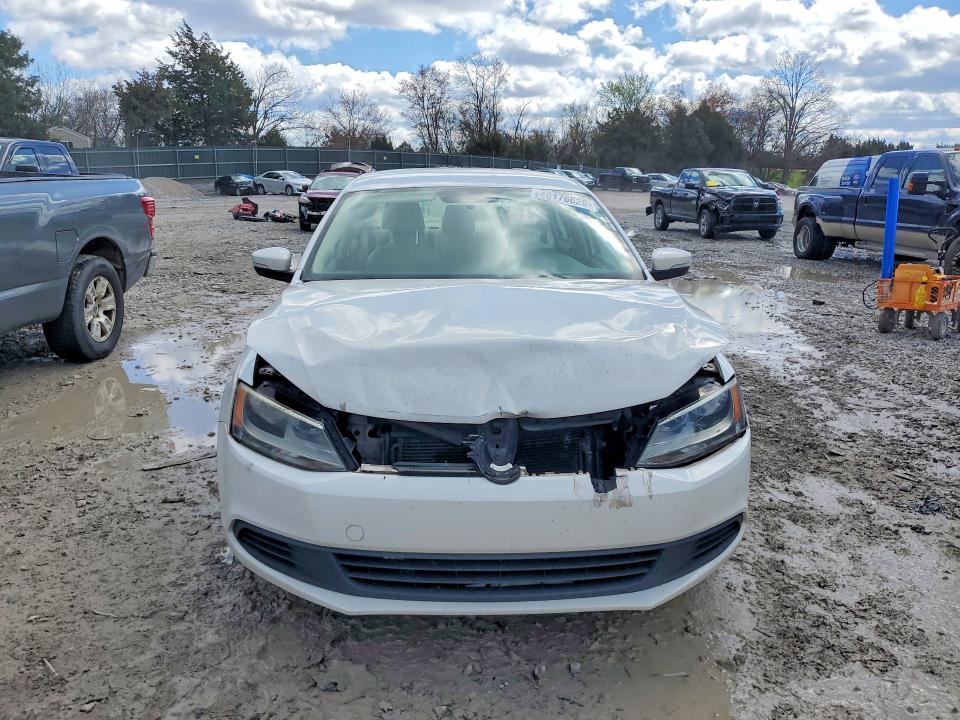 2011 Volkswagen Jetta მანქანა იყიდება აუქციონზე, vin: 3VWDX7AJ7BM330955, აუქციონის ნომერი: 46176626