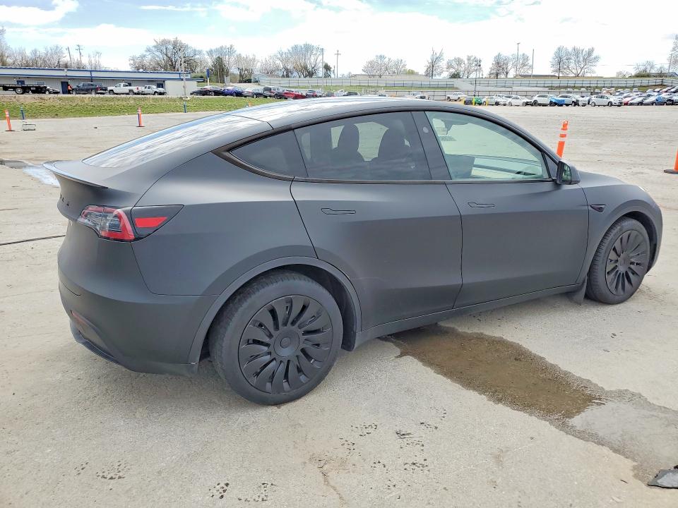 2024 Tesla Model Y მანქანა იყიდება აუქციონზე, vin: 7SAYGDEE7RA229686, აუქციონის ნომერი: 47892986