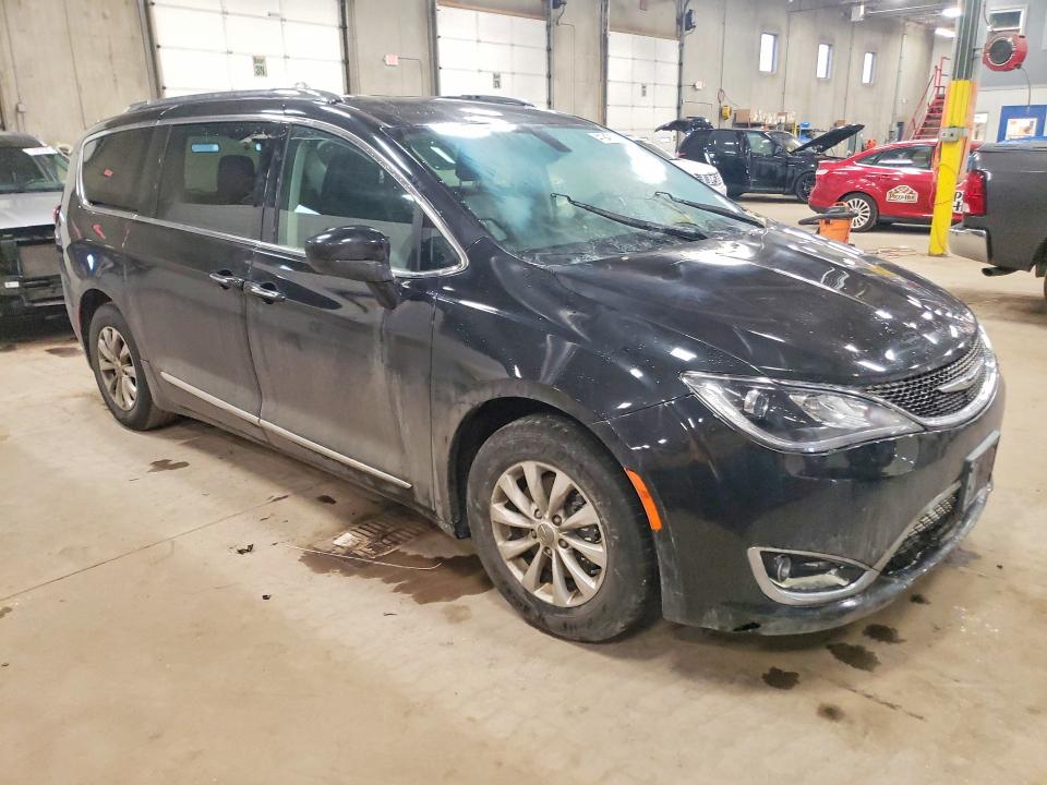 41949156 :رقم المزاد ، 2C4RC1BG7JR142965 vin ، 2018 Chrysler Pacifica مزاد بيع