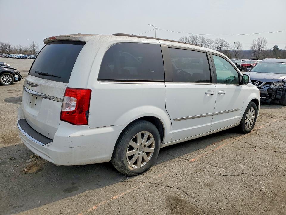 47170556 :رقم المزاد ، 2C4RC1BG5FR572663 vin ، 2015 Chrysler Town & Country مزاد بيع