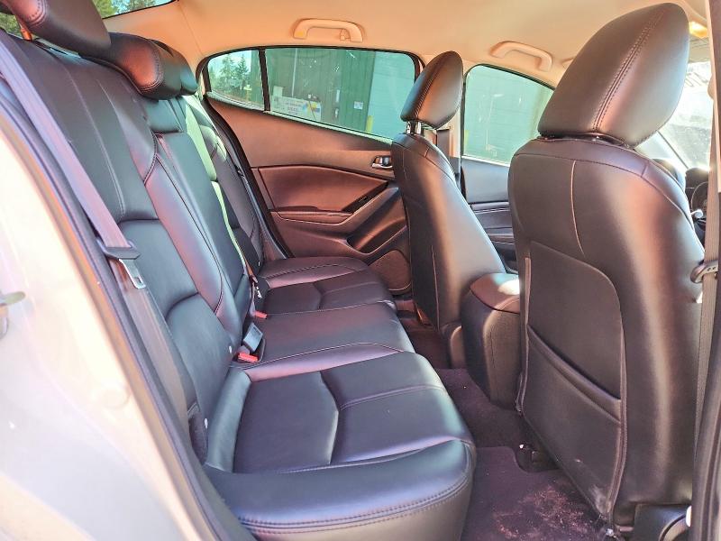 47672106 :رقم المزاد ، 3MZBN1V38JM205404 vin ، 2018 Mazda 3 مزاد بيع