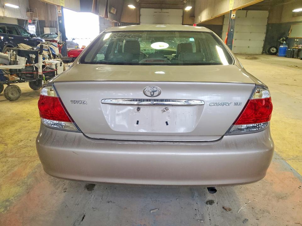 2005 Toyota Camry მანქანა იყიდება აუქციონზე, vin: 4T1BE32K85U981278, აუქციონის ნომერი: 46667856