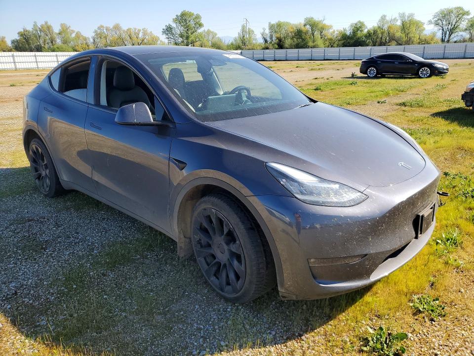 46533356 :رقم المزاد ، 7SAYGDEE9NF574991 vin ، 2022 Tesla Model Y مزاد بيع