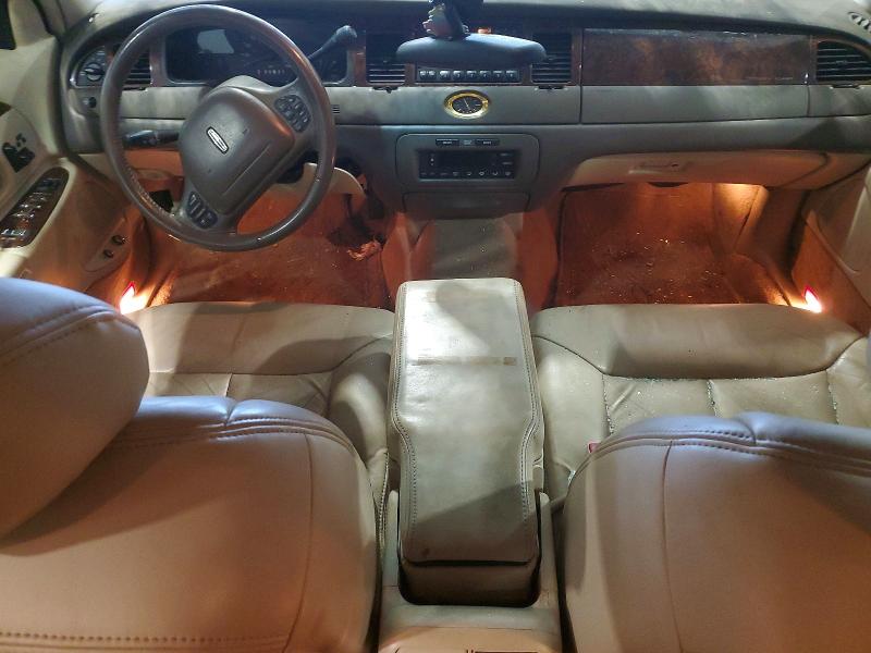 Продажа на аукционе авто 1999 Lincoln Town Car, vin: 1LNHM83W5XY680023, номер лота: 46904786